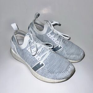 Women’s 7.5 PUMA Grey Running Shoes